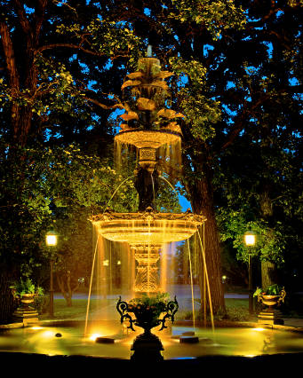 Irvine Park Fountain. Photo by Michael Boeckmann