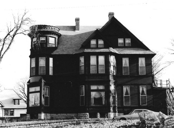 Murray Lanpher House PreRestoration. Photo courtesy Barbara McCormick